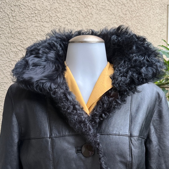 Vintage Women's Black Shearling Jacket - Picture 2 of 12
